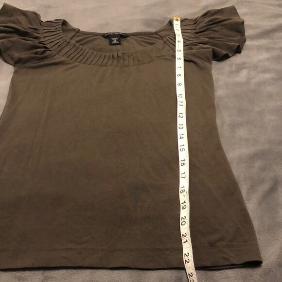 Banana Republic Flutter Sleeve Knit Top Woman Petite Size XS Pleated Neck - Picture 5 of 7